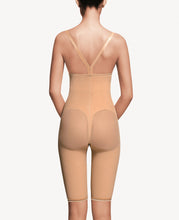Load image into Gallery viewer, Fat transfer to buttocks girdle above the knee - Plasmetics healthcare